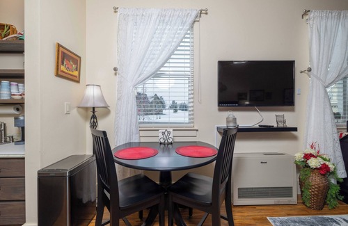 Grantsdale Apartamento | Room With Private Entrance & Private Bathroom & W/D