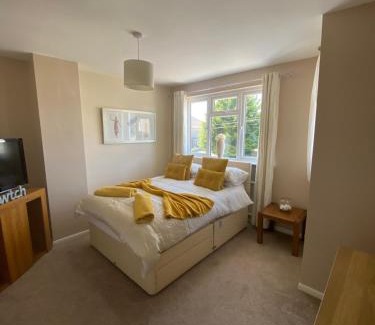 Kenfig Hill Casa | Rooms at Carol's Place near Porthcawl, Margam, Bridgend, 3mins to M4, 3 Room Types Available