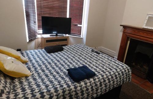 Wolverton Cama Y Desayuno | Rooms In A Victorian Comfortable 4-bedroom house in Milton Keynes Rooms Not En-suites