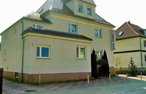 Hoyerswerda Cabaña | Habitaciones - Pension Henze