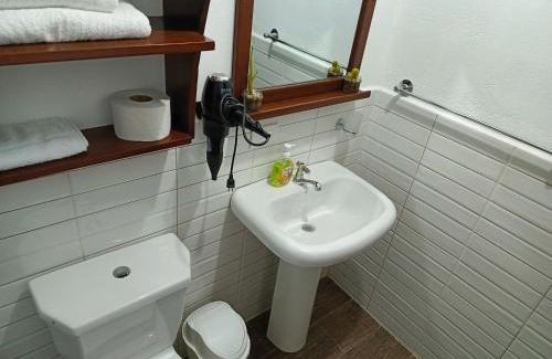 Puerto Baquerizo Moreno Casa | Rooms with private bathroom and kitchen