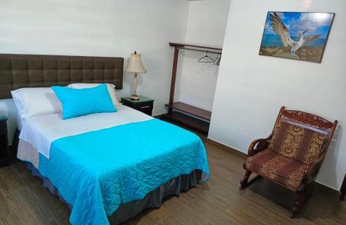 Puerto Baquerizo Moreno Casa | Rooms with private bathroom and kitchen