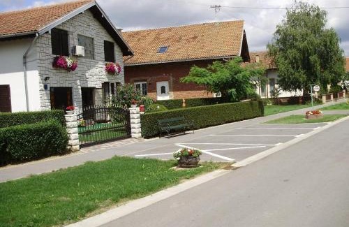 Knezevi Vinogradi Casa | Rooms with a parking space Knezevi Vinogradi, Baranja - 15024
