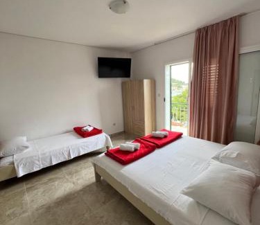 Drvenik Apartamento | Rooms with shared kitchen "Milica"