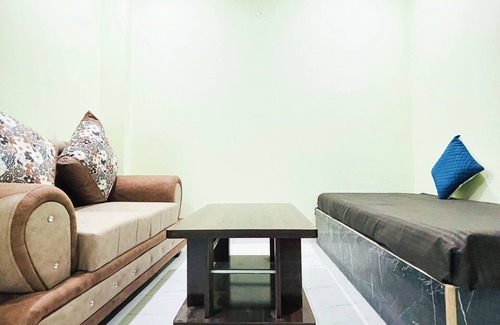 South West Apartamento | Roomshala 177 Homestay Thehrav