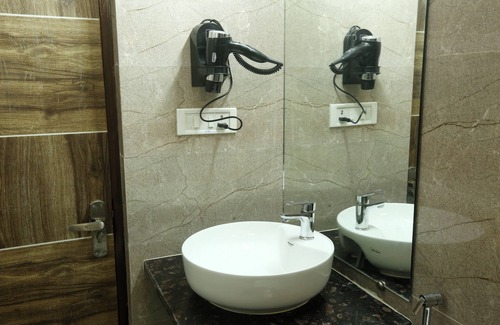 Mahipalpur Hotel | Roomsity Pride