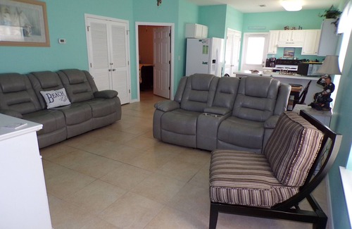 Orange Beach Villa | Roomy 2 bed 2 bath just minutes from the Wharf, and the beach!