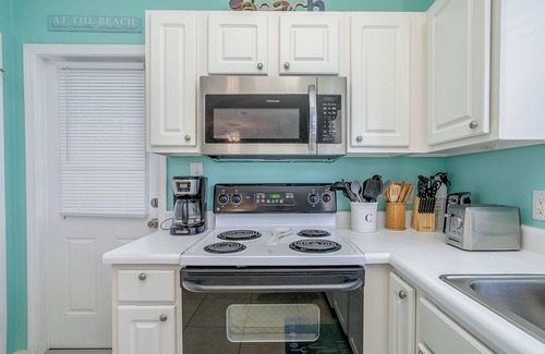 Orange Beach Villa | Roomy 2 bed 2 bath just minutes from the Wharf, and the beach!
