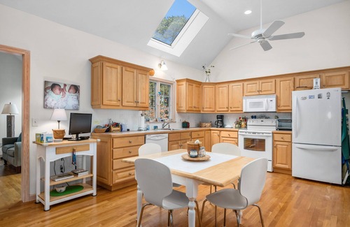 East Dennis Casa | Roomy 3 Bedroom Home - Perfect for Families!