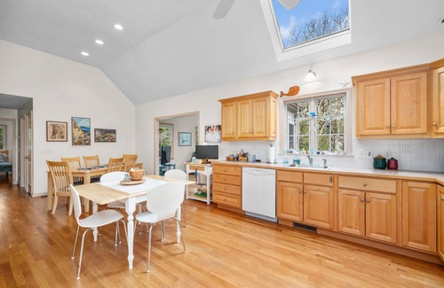 East Dennis Casa | Roomy 3 Bedroom Home - Perfect for Families!