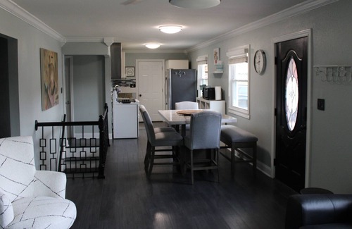 Waldron Casa | Roomy 3 BR - Sleep 6 - Dog Friendly - Near Legends - Game Room - Quiet Area