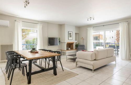 Amarousion Apartamento | Roomy 3BR Apartment in Marousi by UPSTREET