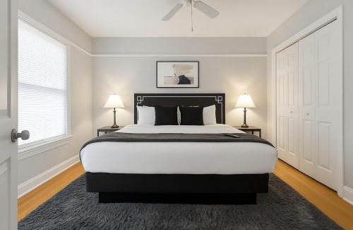 Rogers Park Apartamento | Roomy 3BR Apartment near Beach - Lunt 33-2N