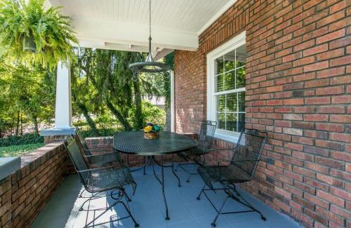 Druid Hills Casa | Roomy 5BR Bungalow with Backyard, Walk to Downtown