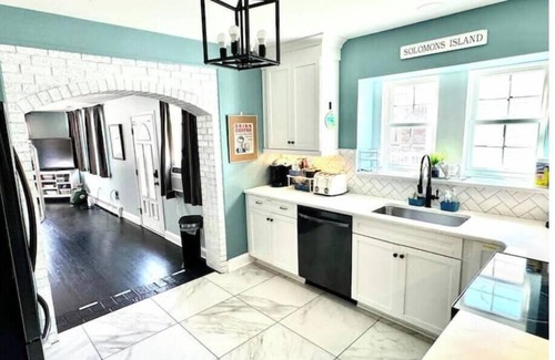 Solomons Casa | Roomy 6 bedroom home in the heart of Solomons, MD