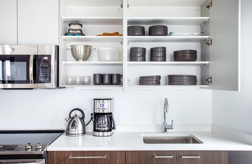 Central Square Apartamento | Roomy Central Square 2BR w/ Gym, W/D, Doorman, near T, by Blueground