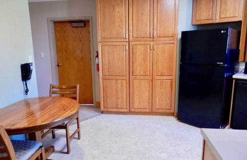 Garden Casa | Roomy Central U.P. Townhouse APT near Lake Michigan, Pictured Rocks. Hunt, fish!