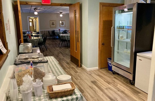 Garden Casa | Roomy Central U.P. Townhouse APT near Lake Michigan, Pictured Rocks. Hunt, fish!