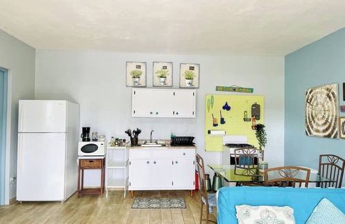 Ceiba Apartamento | Roomy Eco-Friendly Stay | Queen Bed + Sleeper, Solar-Powered | Close to Culebra Ferry