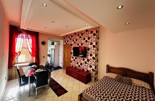 Newhaven Casa | Roomy home 1 level Free Parking