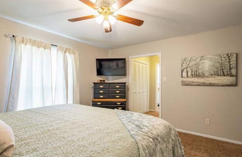 Glen Rose Casa | Roomy Home on the Hill overlooking Glen Rose, TX