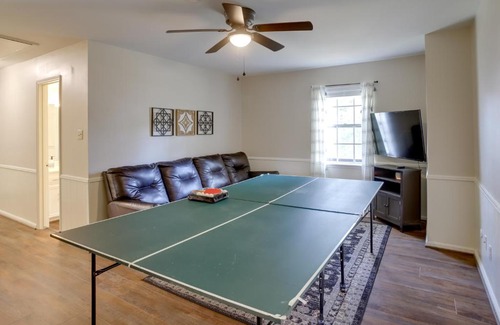 Houston Casa | Roomy Houston Rental with Home Office and Private Pool