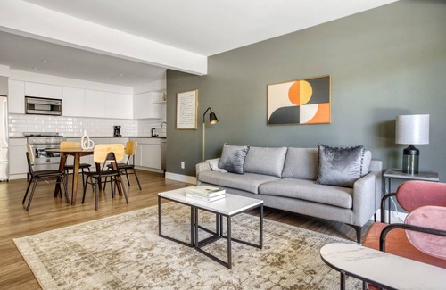 Sharon Heights Apartamento | Roomy Menlo Park 2BR w/ Pool, W/D, Gym, near 82, 101, 280, by Blueground