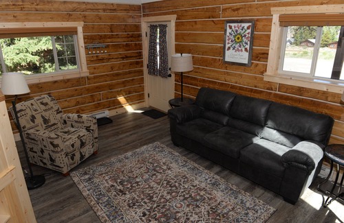 Almont Cabina | Roomy Taylor Canyon Cabin With Private Fishing Access