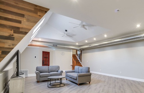 Troy Apartamento | Spacious Troy Apartment - Walk to Downtown!