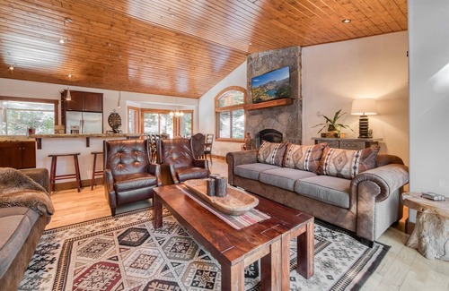 Ridgewood Casa | Rooney Ridge - Gorgeous 4 BR Casa de lujo con el árbol Vista cubierta del lago