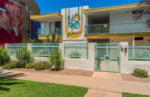 Evans Churchill Apartamento | Roosevelt Row! 1 bedroom & pool!