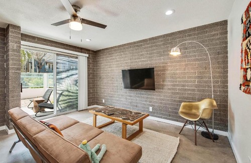 Evans Churchill Apartamento | Roosevelt Row! 1 bedroom & pool!