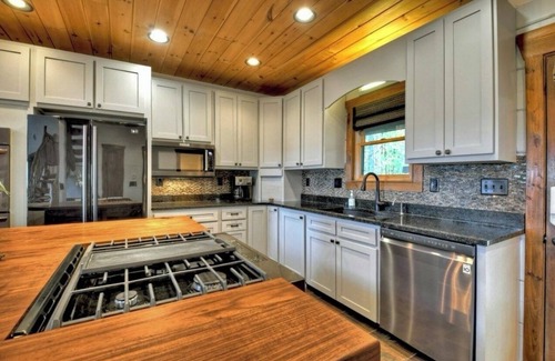 Morganton Casa | Rooted Oak Retreat