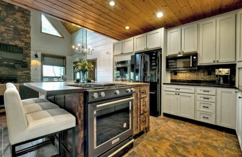 Morganton Casa | Rooted Oak Retreat