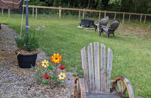 Putnam Hall Otro | Rooterville Animal Sanctuary Luxury Glamping