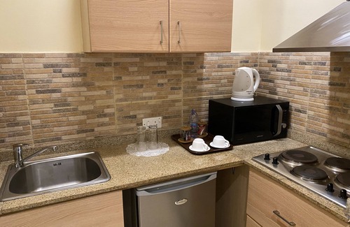Osu Klottey Hotel | Roots Hotel Apartment