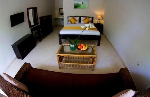Uluwatu Casa | Ropik & Alik Home Stay