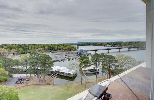 Mid America Apartamento | Rorys Roost Hot Springs Condo on Lake Hamilton!