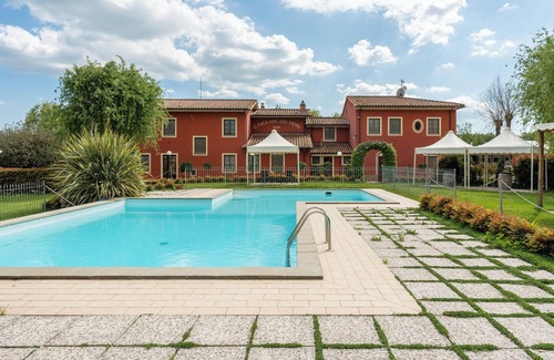 Montecarlo Apartamento | Habitación 'Rosa Bianca' con piscina compartida, Wi-Fi y aire acondicionado