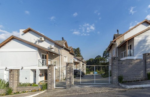 Floresta Casa | Rosa Casa Geminada Villa Mariana
