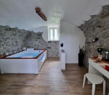 Tresana Casa | "Rosa di sera" - Relax in Toscana con Spa privata