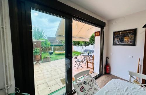 Las Campas y San Claudio Apartamento | ROSALES Apartamento y jardín