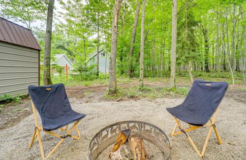Higgins Lake Casa | Roscommon Chalet with Hot Tub Near Higgins Lake!