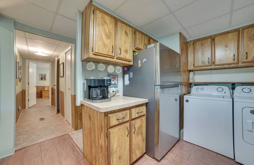 Rose City Cabina | Rose City Cabin w/ Fire Pit & Lake Access