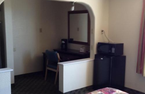 Tyler Hotel | Rose City Inn & Suites