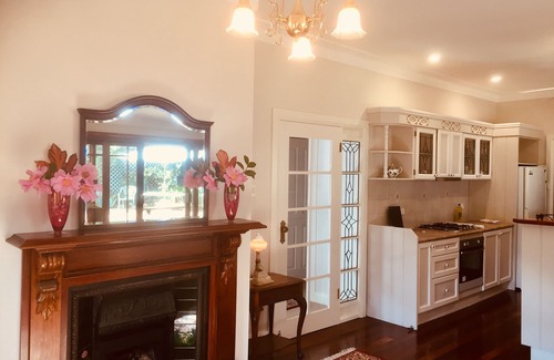 Katoomba Casa | Rose Cottage-10 mins Walk 3 Sisters/Quiet, Bushwalks/WiFi