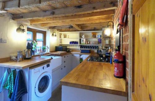 Wrentham Casa | Rose Cottage, 2 Bedroom Cottage with character, near Southwold