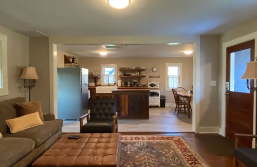 Bremo Bluff Otro | Rose Cottage at Chevy Chase Farm