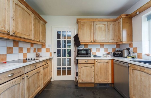 New Forest District Cabaña | Rose Cottage, Burley. Beautiful location in New Forest. Dog friendly, sleeps 12