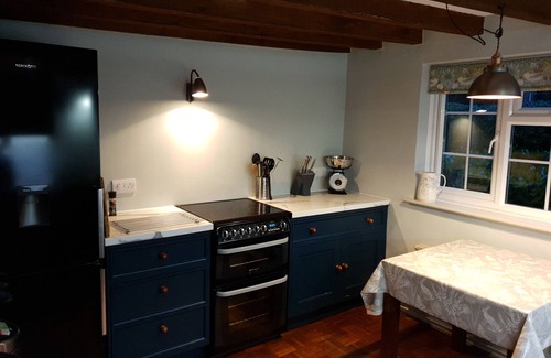 New Forest District Cabaña | Rose Cottage, Burley. Beautiful location in New Forest. Dog friendly, sleeps 12
